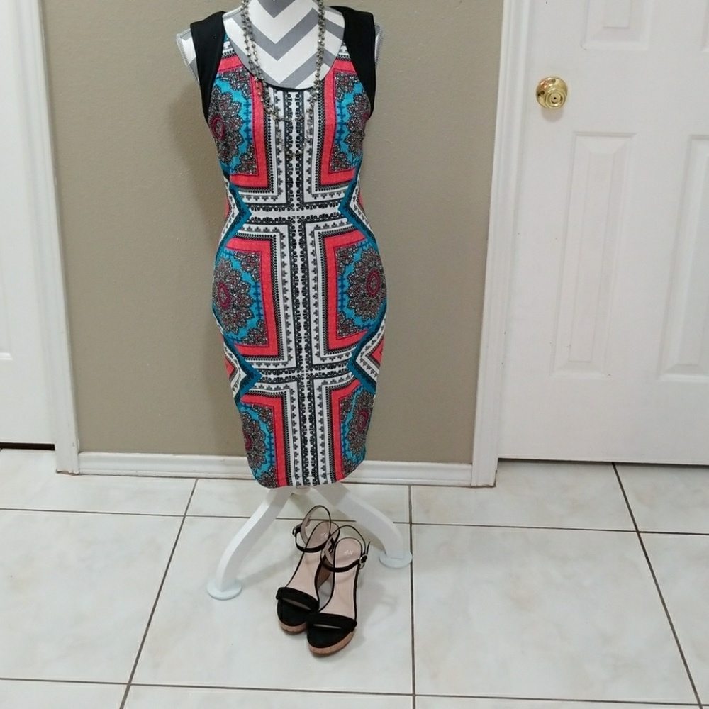 Dress - Picture 2 of 4